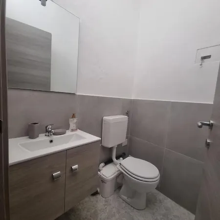 Simon's * サント・ステーファノ・ディ・マグラ