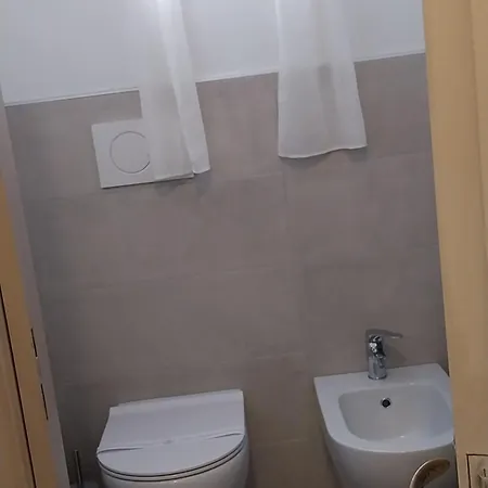 Simon's * サント・ステーファノ・ディ・マグラ